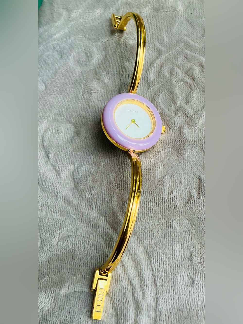 DRESSY MODERN GUCCI bangle watch with set of interchangeable bezels β€οΈππππ€ - Picture 13 of 16
